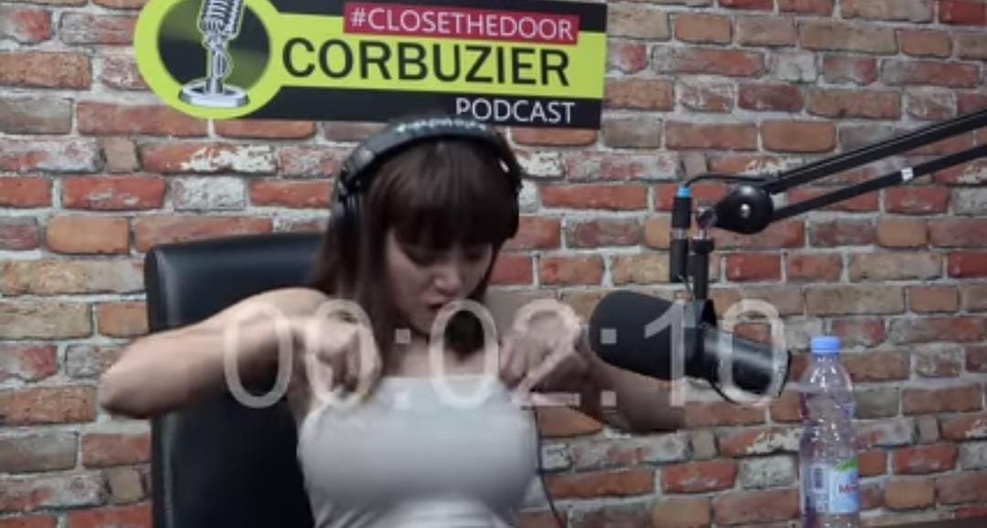 Dinar Candy Tak Pakai Bra di Podcast Deddy Corbuzier Bikin Hemmm