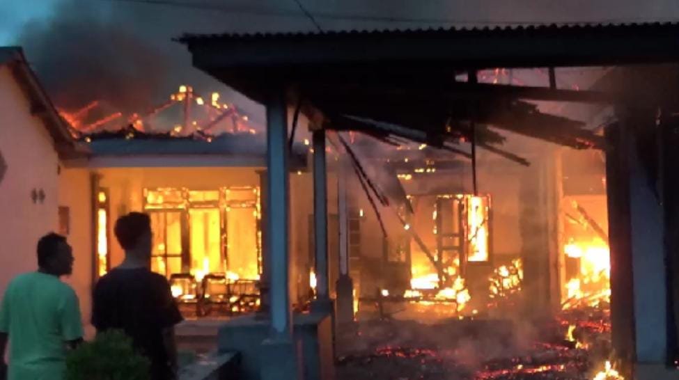 Bengkel Terbakar Di lumajang Habiskan 4 Bangunan