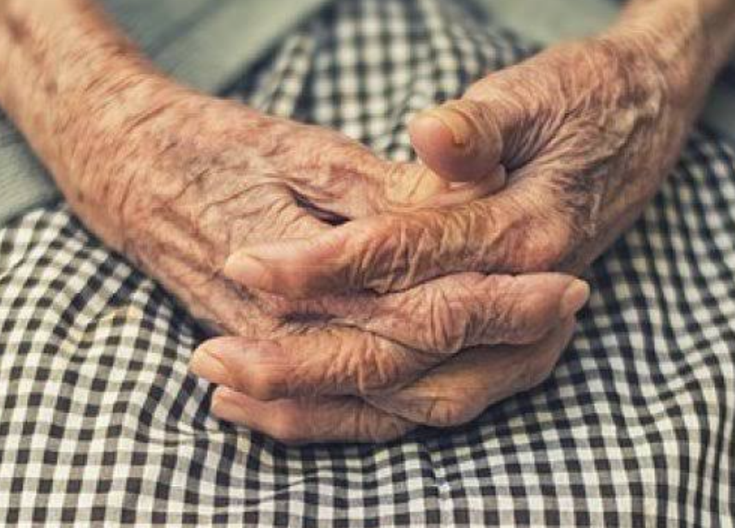 Nenek Meninggal di Kursi Hebohkan Warga