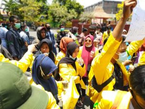Demo Tolak UU Cipta Kerja Omnibus Law di Mojokerto Terus Berlangsung