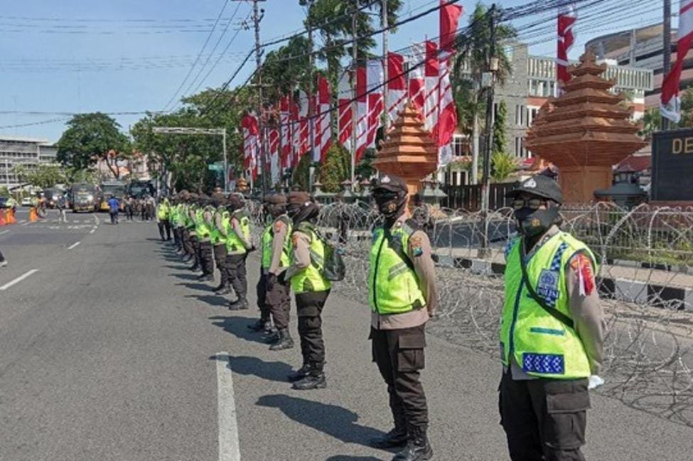 Demo Tolak Omnibus Law Di Surabaya Terus Berlanjut