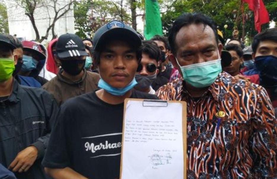Mahasiswa Lamongan Tekan Pemerintah Keluarkan Perppu Cabut UU Cipta Kerja