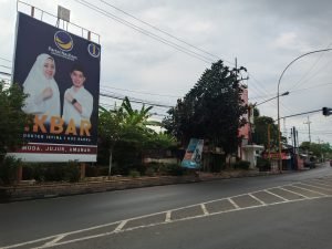 Mustofa Desak Pol PP Kota Mojokerto, Untuk Copot Baliho Bergambar IKBAR