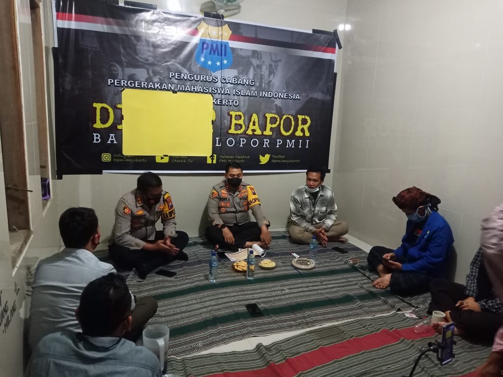 Sekretariat PC PMII Mojokerto, Mendadak Ramai Didatangi Dua Kapolres Mojokerto Sekaligus
