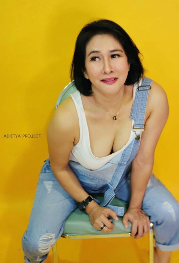 Masih Ingat Artis Cantik Yurike Prastika ? Makin Hot dan Awet Muda