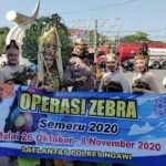 Unik Polres Ngawi Libatkan Tokoh Pewayangan Saat Opreasi Zebra