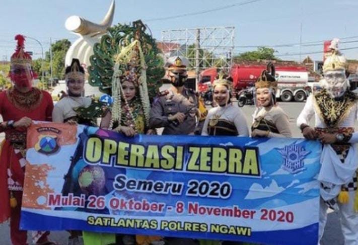 Unik Polres Ngawi Libatkan Tokoh Pewayangan Saat Opreasi Zebra