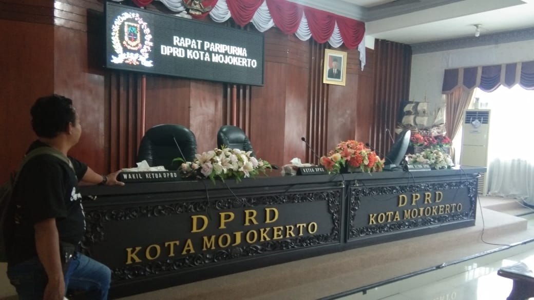 Penetapan APBD 2021 Kota Mojokerto Akhirnya Batal Setelah Menunggu Dua Jam