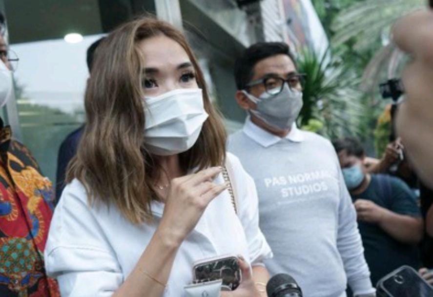 Gisella Anastasia Memilih Bungkam Usai Hadiri Panggilan Polda Metro Jaya Terkait Kasus Video Syur
