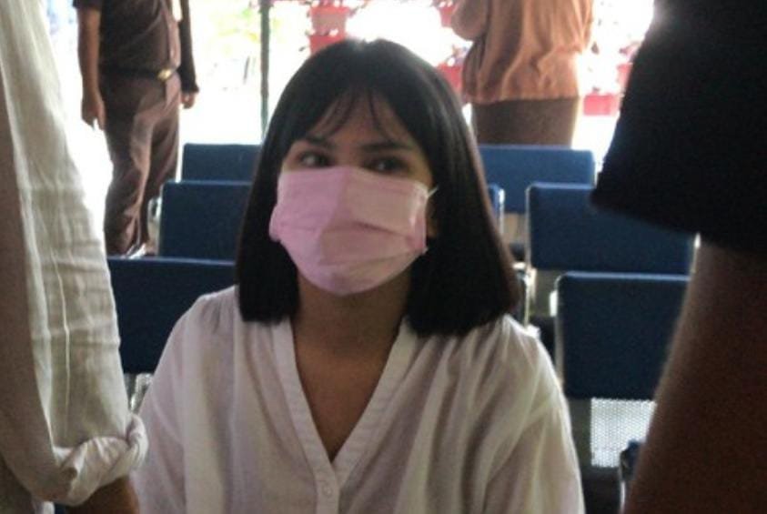 Vanessa Angel Serahkan Diri ke Rutan Pondok Bambu