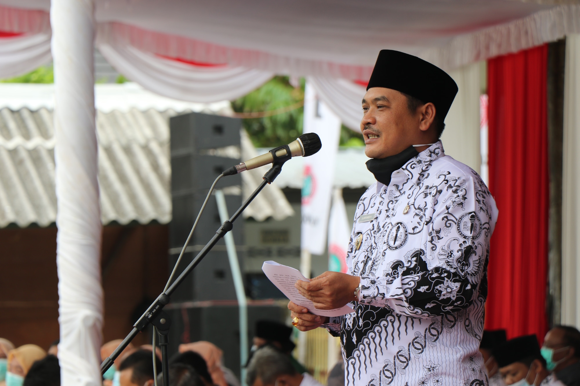 Hari Guru Nasional (HGN) tahun 2020 Wakil Bupati Jombang Sumrambah Pimpin Upacara , Ini Pesanya. 