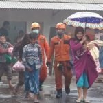 Hujan Deras Sebabkan Gunung Semeru Banjir Lahar Dingin