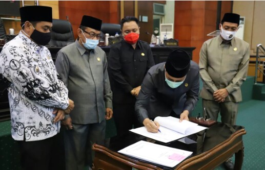 DPRD Jombang Setujui dan Menetapkan APBD Jombang 2021