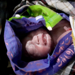 Penemuan Bayi Berselimut Darah Ditemukan Di Teras Rumah, Gegerkan Warga