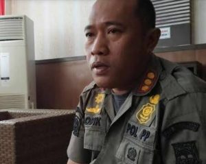 Viralnya Pengemis Tendang Mobil akhirnya Satpol PP Kota Mojokerto, Pantau Setiap Jalan dan Bubarkan Kelompok Pengemis