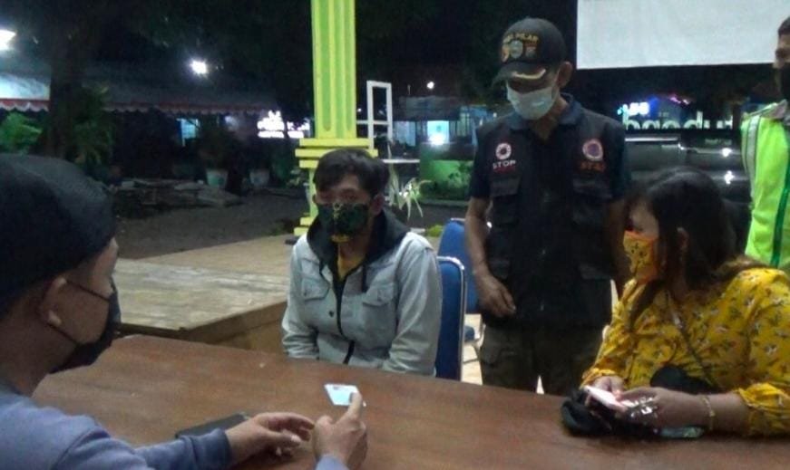 Asik Pesta Seks Di Situbondo Lima Pasangan Diamankan
