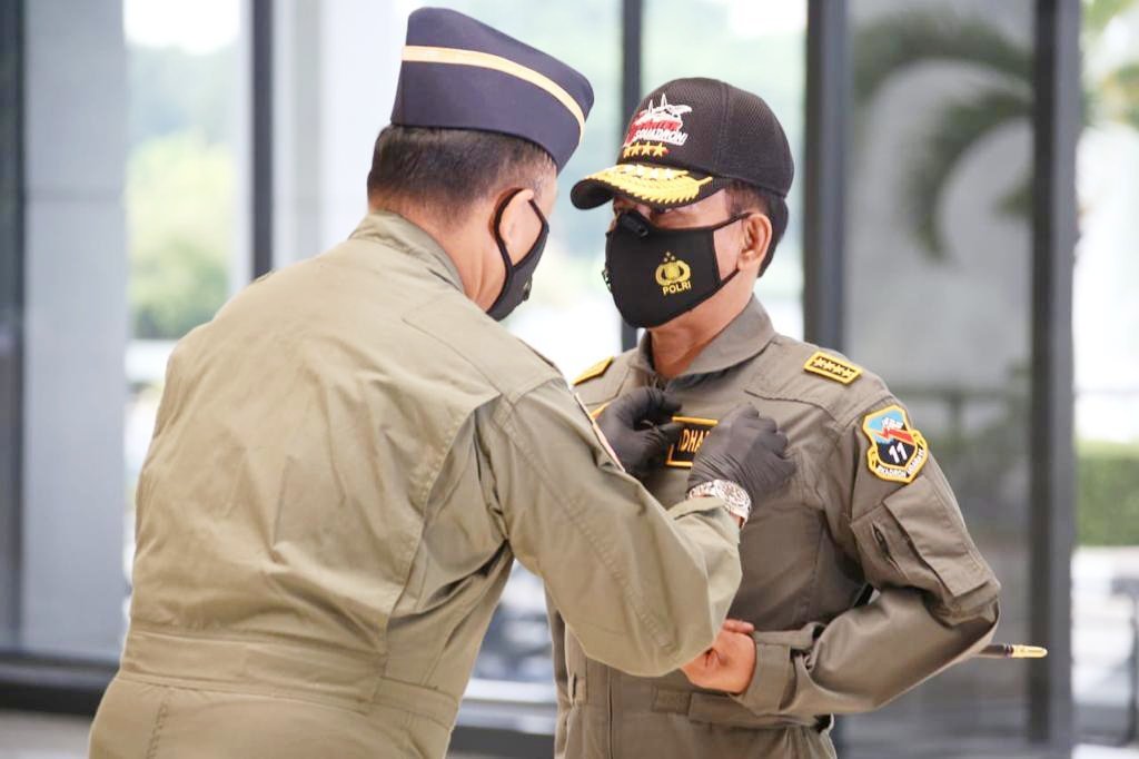 Kapolri Idham Azis Dianugerahi Wing Kehormatan Oleh TNI