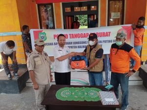 Setelah Halut Pemprov Malut Kembali Serahkan Bantuan Korban Banjir di Halmahera Barat