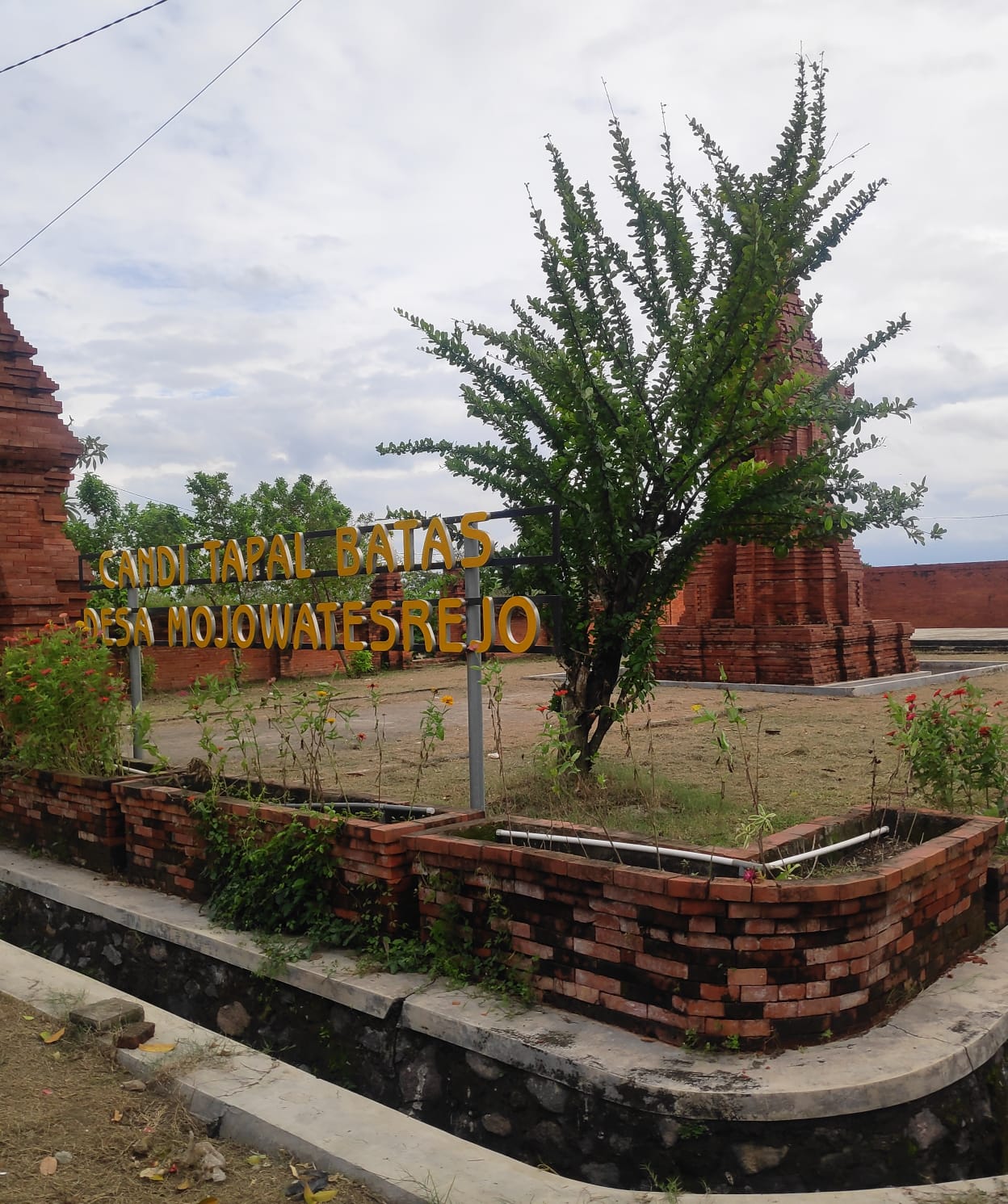 Candi Tapal Batas Candi Buatan Yang Indah Dan Eksotis