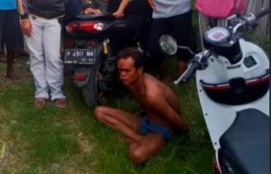 Pencuri Sepeda Motor di Banyuwangi Babak Belur Dihajar Warga