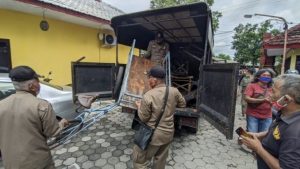 Nekat Jualan di Trotoar PKL di Mojokerto Diangkut Satpol PP 