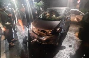 Kendarai Honda Freed Saat Mabuk Warga Surabaya Hantam Nissan Evalia