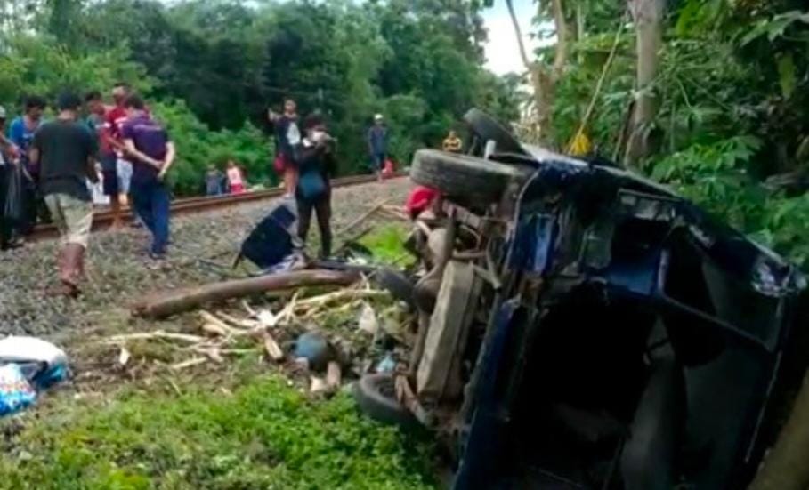 Kisah Ibu Tewas Didalam Minibus Dihantam Kereta Api