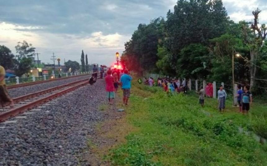 Hendak Mengais Rejeki, Pedagang Kerupuk di Jombang Tewas Tertabrak Kereta