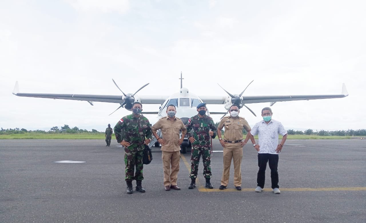 Lanud Leo Wattimena TNI-AU Morotai Gunakan Pesawat Tipe CN-235 Resmi Mendarat Bandara Kuabang Kao Halut
