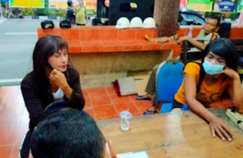 Jajakan Wik Wik Dua Waria Diamankan Satpol PP Mojokerto