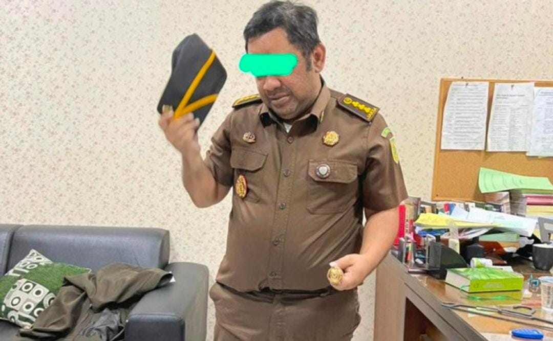 Nyaru Jadi Jaksa Pria Di Surabaya Diamankan