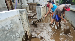 Banjir Kiriman Gunung Bromo Probolinggo Masih Sisakan Lumpur