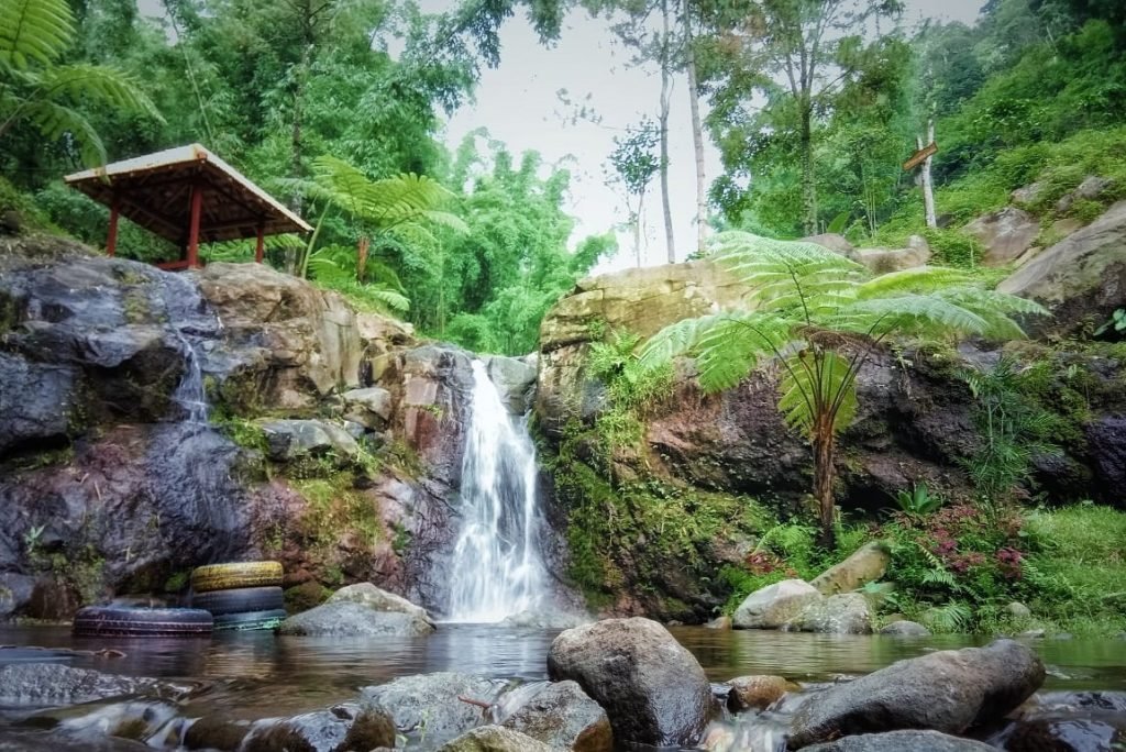 Keindahan Dan Kesejukan Air Terjun Surodadu Pacet Mojokerto
