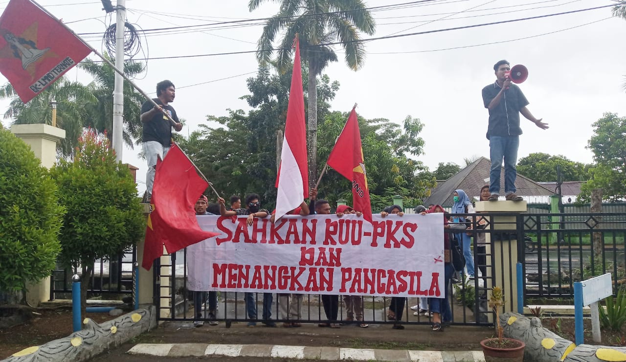 Peringati IWD  EK-LMND Kota Ternate Gelar Aksi Tuntut Segera Sahkan RUU PKS