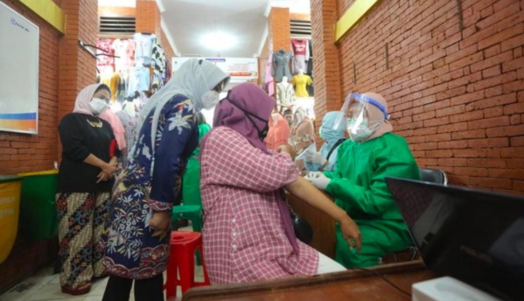 Pemkot Mojokerto Adakan Suntik Vaksinasi Para Pedagang Pasar