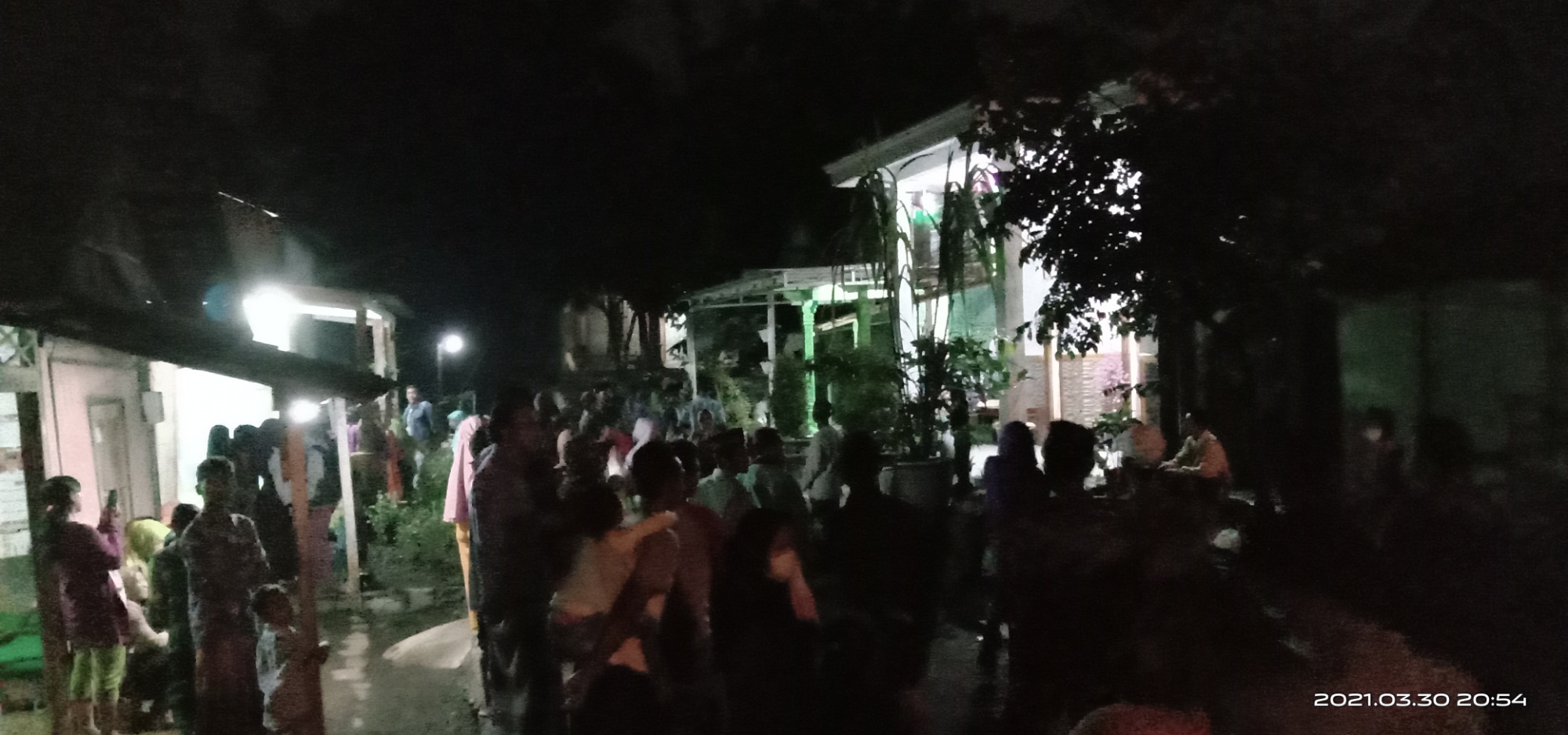 Buat Jalan Rusak Warga Blokir Akses Tambang Galian C