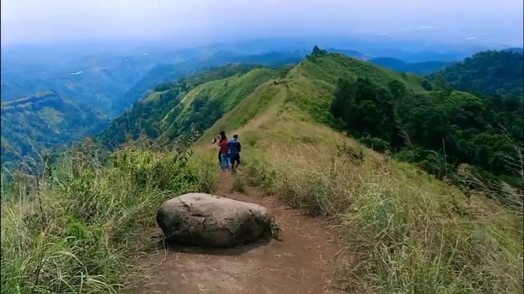 Pegunungan Puncak Watu Jengger Tepat Bagi Pendaki Amatir