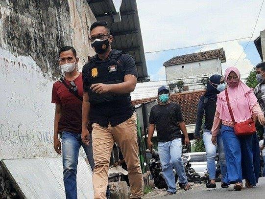 Penangkapan Terduga Teroris di Tuban, Ini Pengakuan Sang Istri