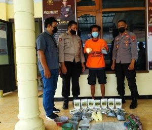 Jelang Ramadhan Polisi Amankan Penjual Serbuk Petasan di Ponorogo