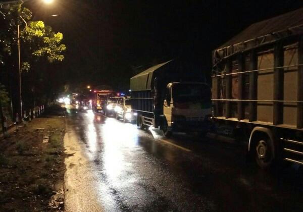 Jembatan Sidodadi Banyuwangi Terendam Banjir, Lalu Lintas Terhambat