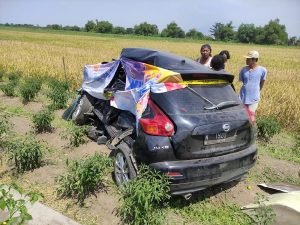 Nissan Juke di Sidoarjo Ringsek Ditabrak Kereta Api, Satu Orang Tewas