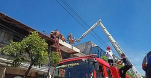 Kebakaran Gudang di Surabaya, Tiga Orang Terjebak Dalam Gudang