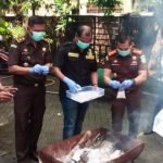 Kejari Lamongan Musnahkan Jamu Racik Hingga Obat Kadaluarsa