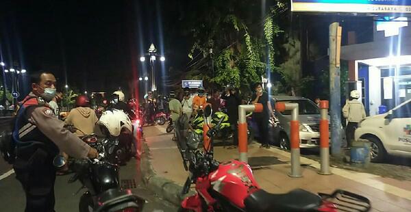 Polisi di Surabaya Bubarkan Dua Kubu yang Nyaris Terlibat Tawuran