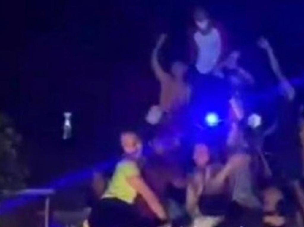 Viral, Video Joget Erotis Dengan Musik Dugem Buat Bangunkan Sahur