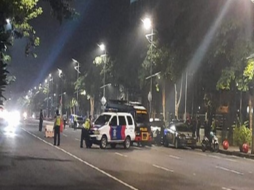 Ternyata Ini Isi Tas Mencurigakan Yang Ditemukan di Depan Mal Royal Plaza Surabaya