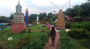 Menengok Wisata Kolam Renang Joglo Park Mojokerto