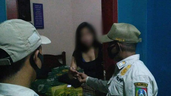 Deteksi Terorisme di Jombang Petugas Justru Amankan Belasan Pasangan Wik Wik