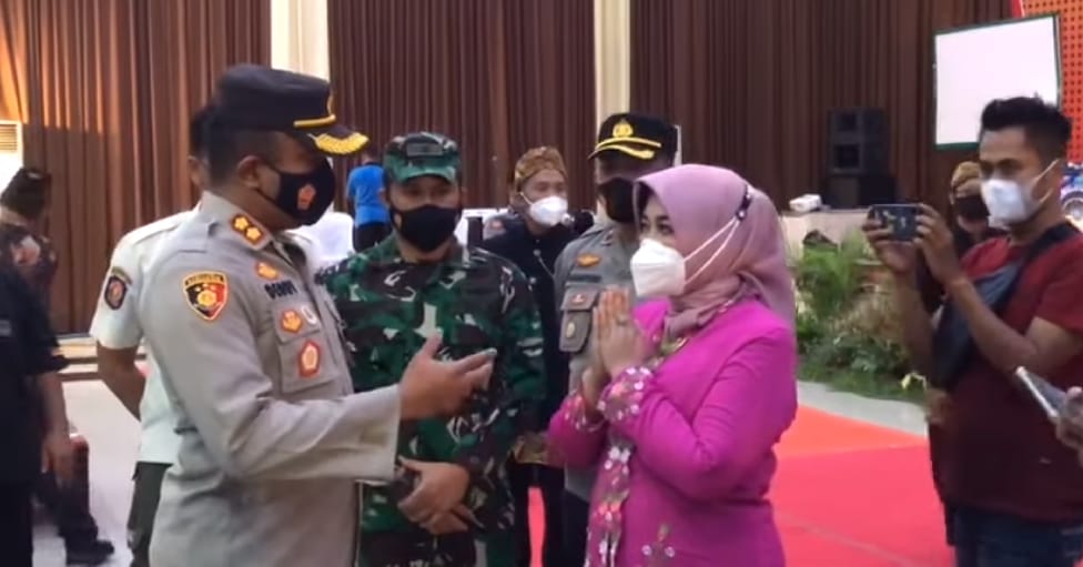 Dalam Sehari Dua Acara Wisuda Picu Kerumunan Dibubarkan Polisi