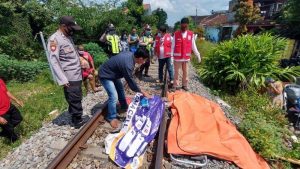 Perempuan Di Blitar Tewas Tertabrak Kereta Api KA Penataran
